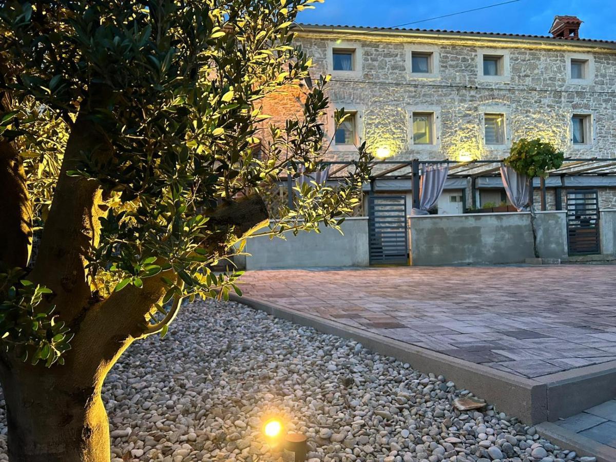 Vela & Vega Appartamento Višnjan Esterno foto
